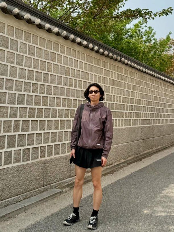 개성있는 러닝 패션을 선보이고 있는 배우 봉태규(사진=봉태규 SNS).